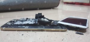 مشکل انفجار باتری آیفون ۶s پس از شارژ