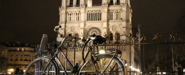 دوچرخه سواری در پاریس روی قلتک افتاده!